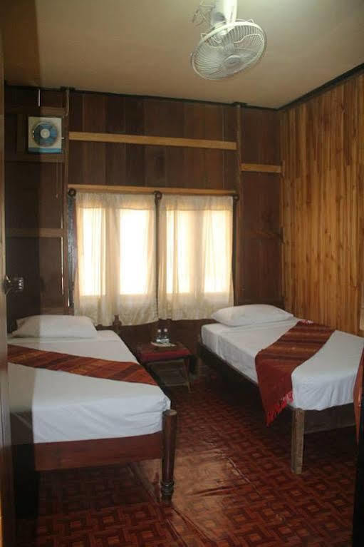Lpq Backpackers Hostelルアンパバーン エクステリア 写真