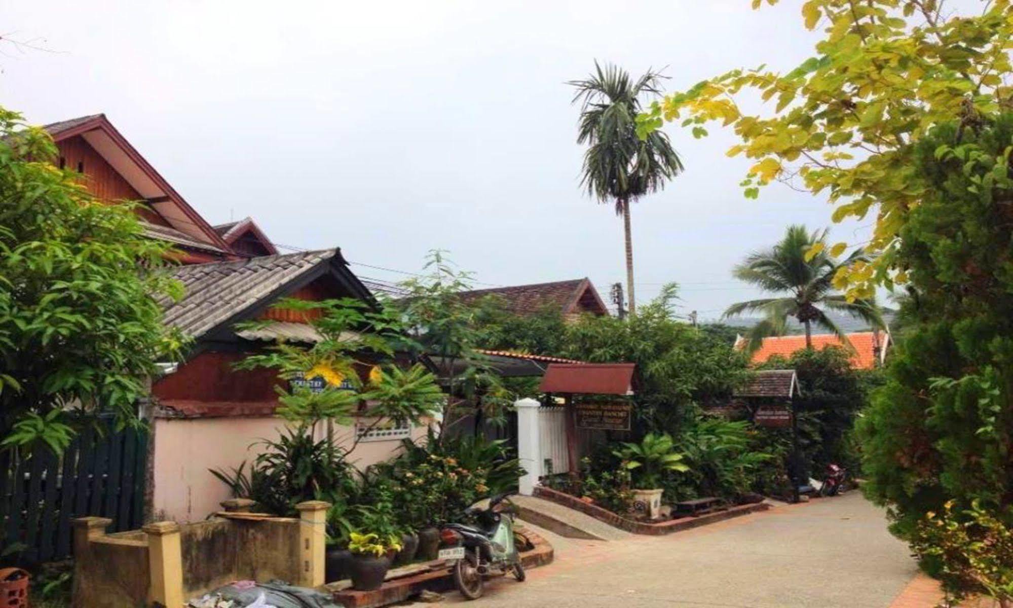 Lpq Backpackers Hostelルアンパバーン エクステリア 写真