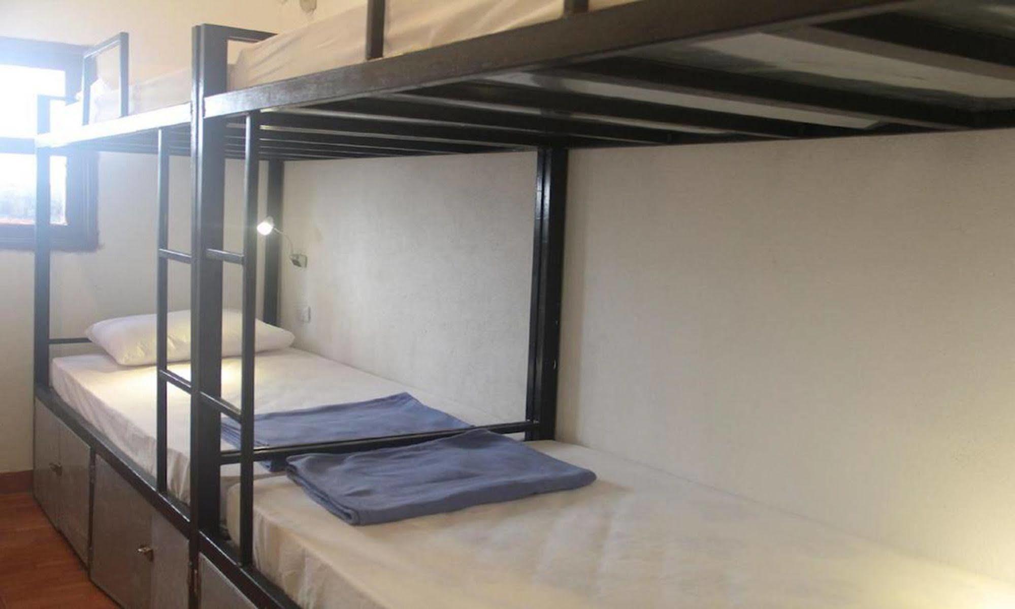 Lpq Backpackers Hostelルアンパバーン エクステリア 写真