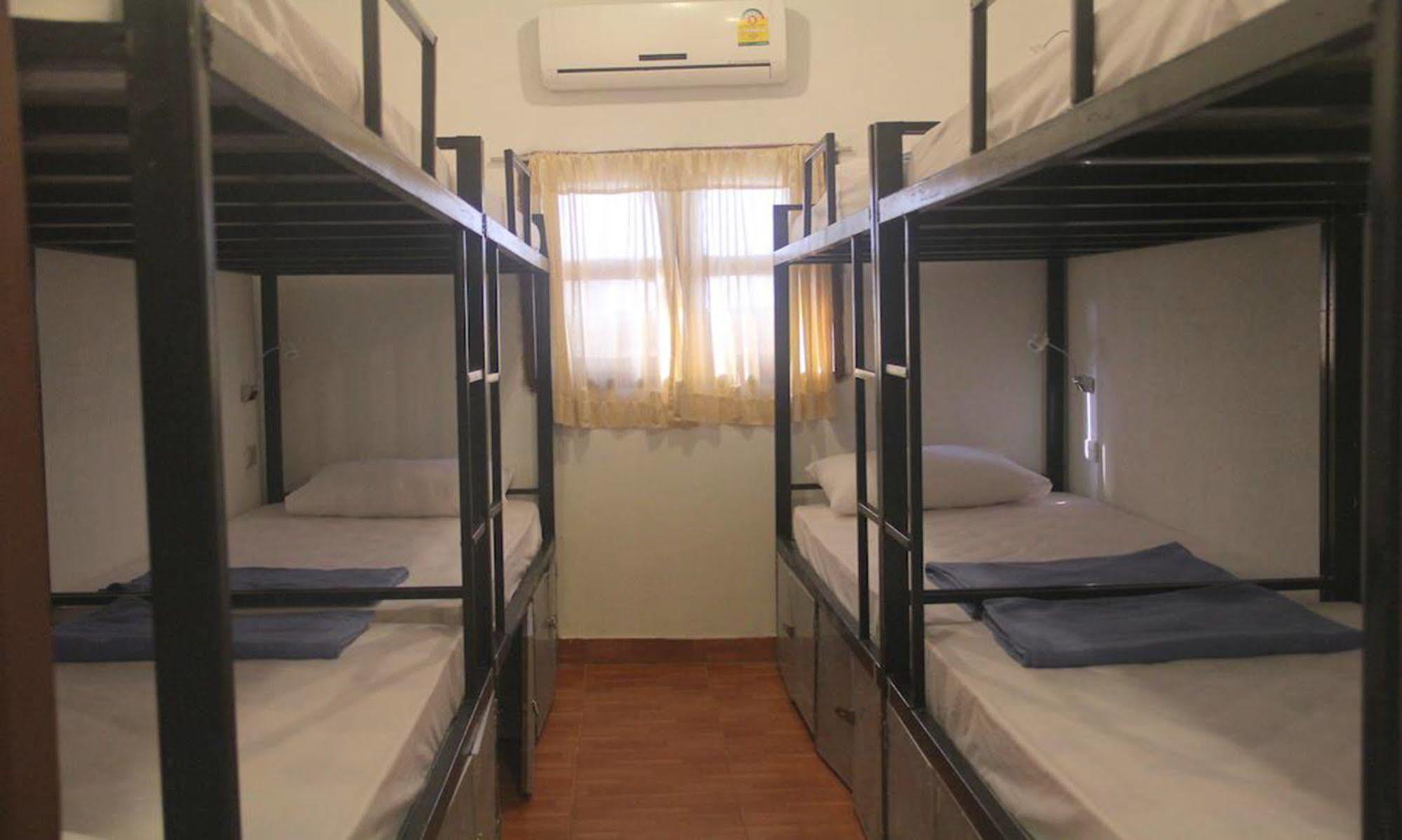 Lpq Backpackers Hostelルアンパバーン エクステリア 写真