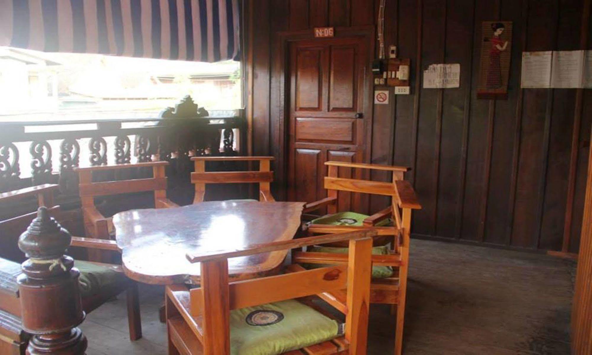 Lpq Backpackers Hostelルアンパバーン エクステリア 写真